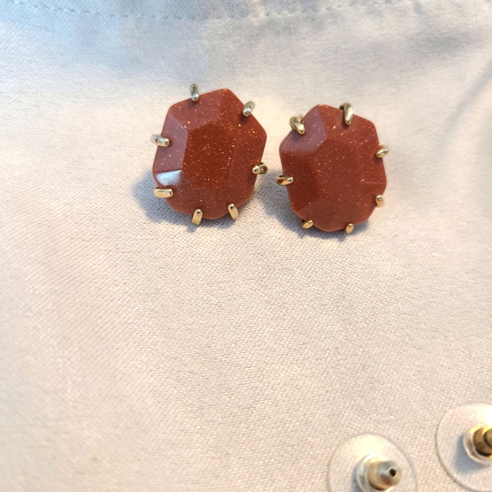 EUC Morgans in gold and Goldstone
